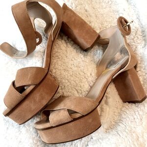 Stuart Weitzman woman’s size 8 platform chunk heel